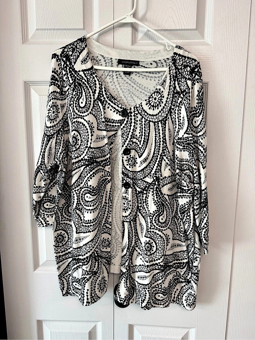 Designers Originals Women's Paisley Cardigan White & Black